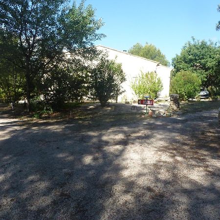Chambre D'Hotes La Pinede Lambesc Bagian luar foto