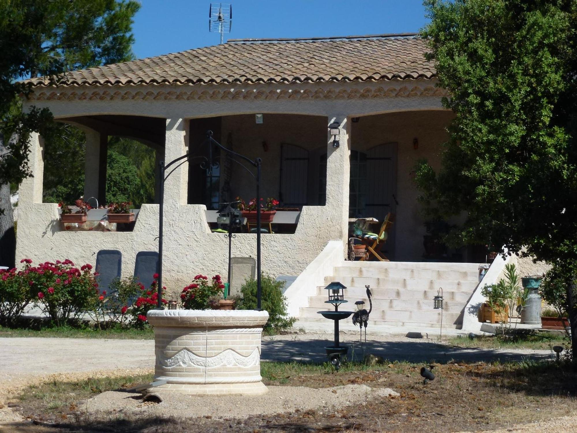 Chambre D'Hotes La Pinede Lambesc Bagian luar foto
