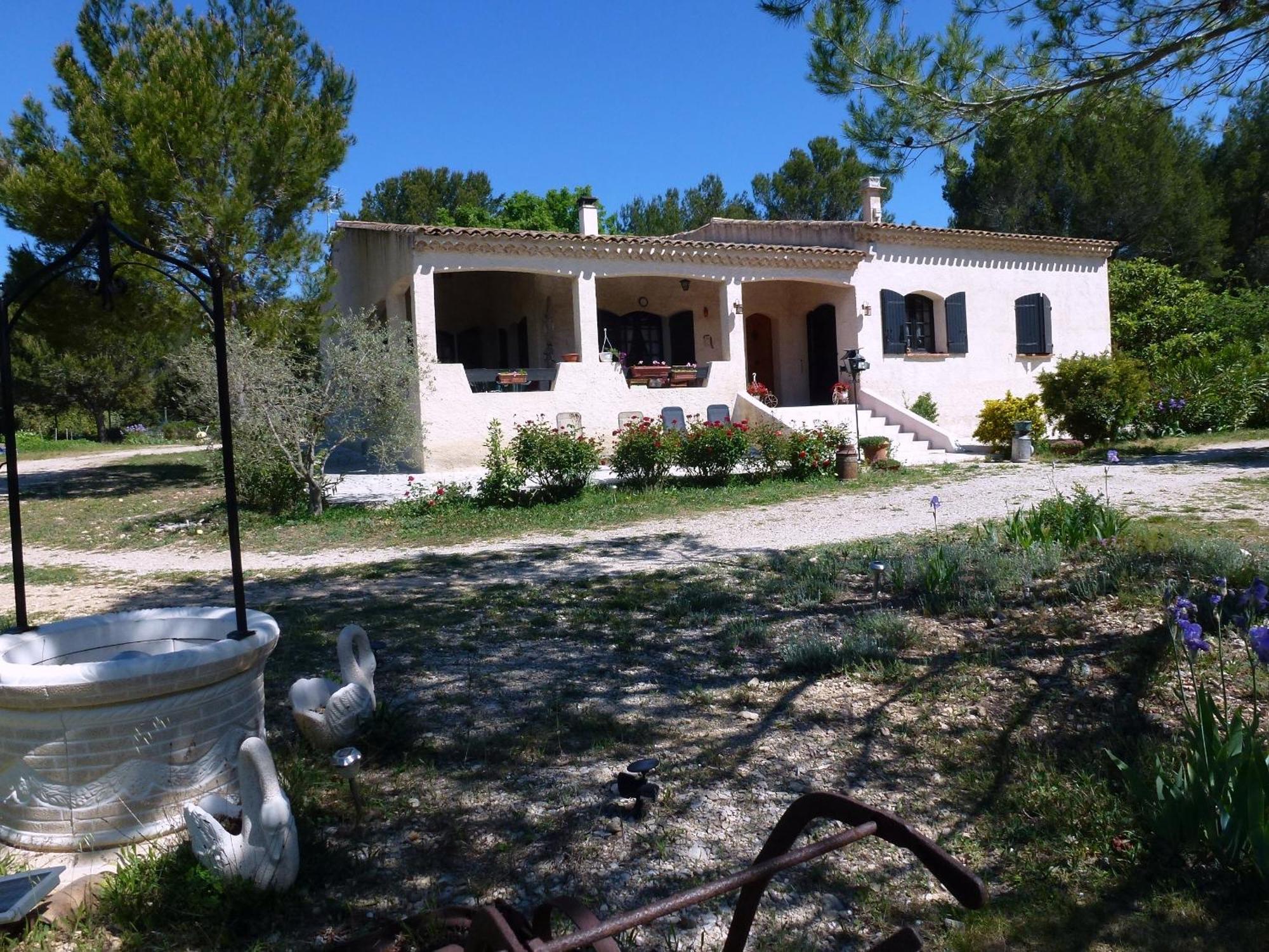 Chambre D'Hotes La Pinede Lambesc Bagian luar foto