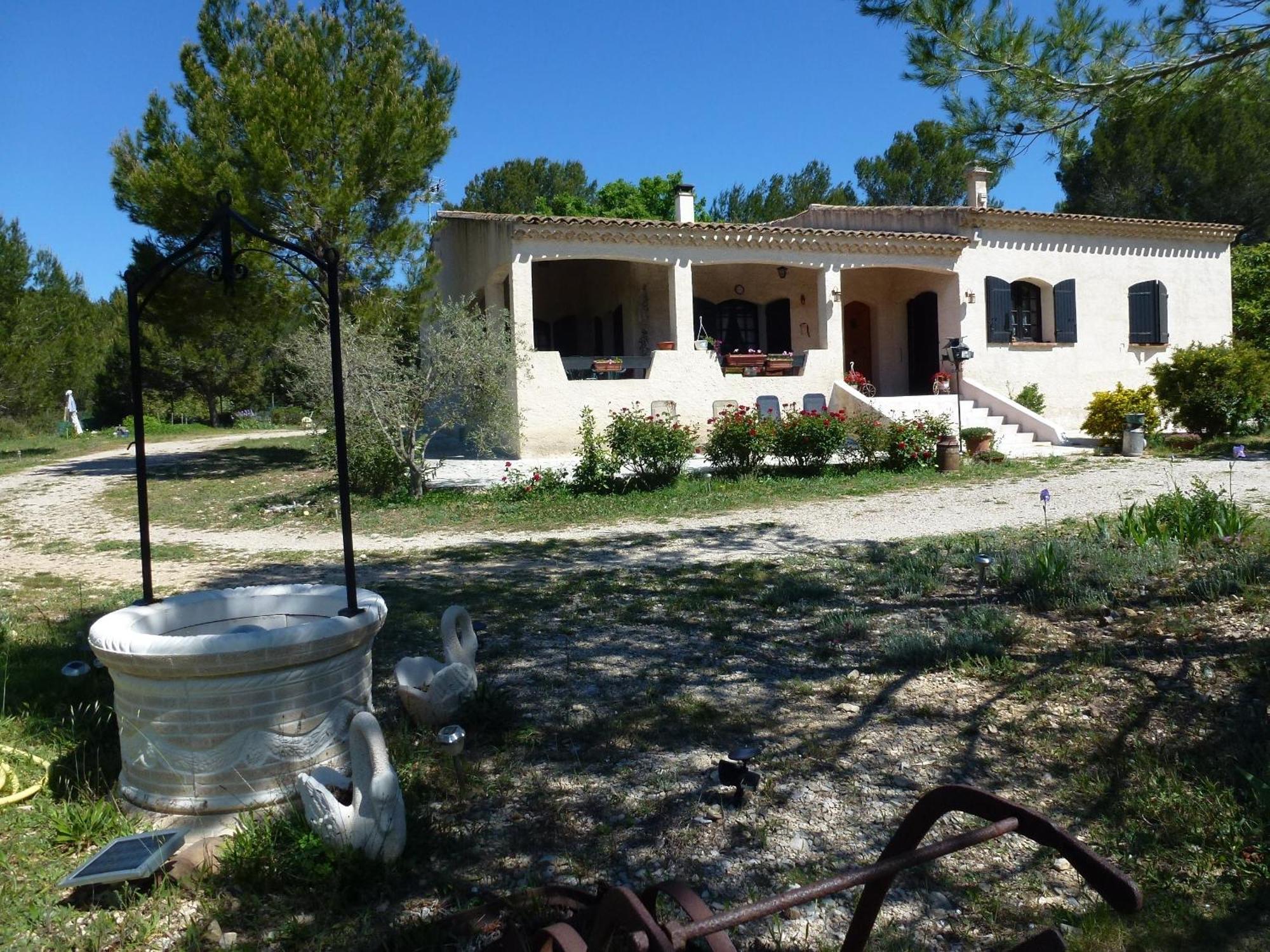Chambre D'Hotes La Pinede Lambesc Bagian luar foto