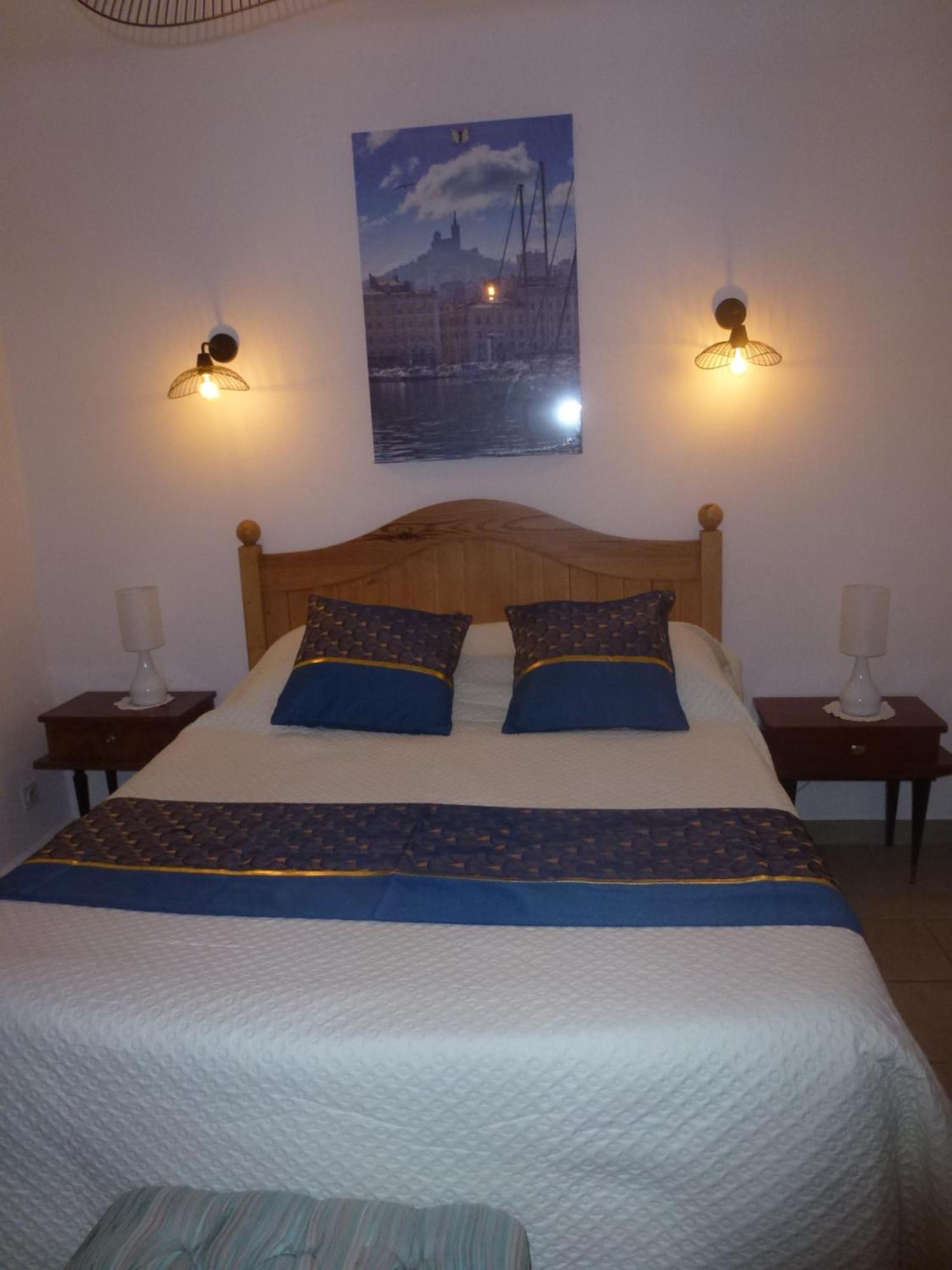 Chambre D'Hotes La Pinede Lambesc Bagian luar foto