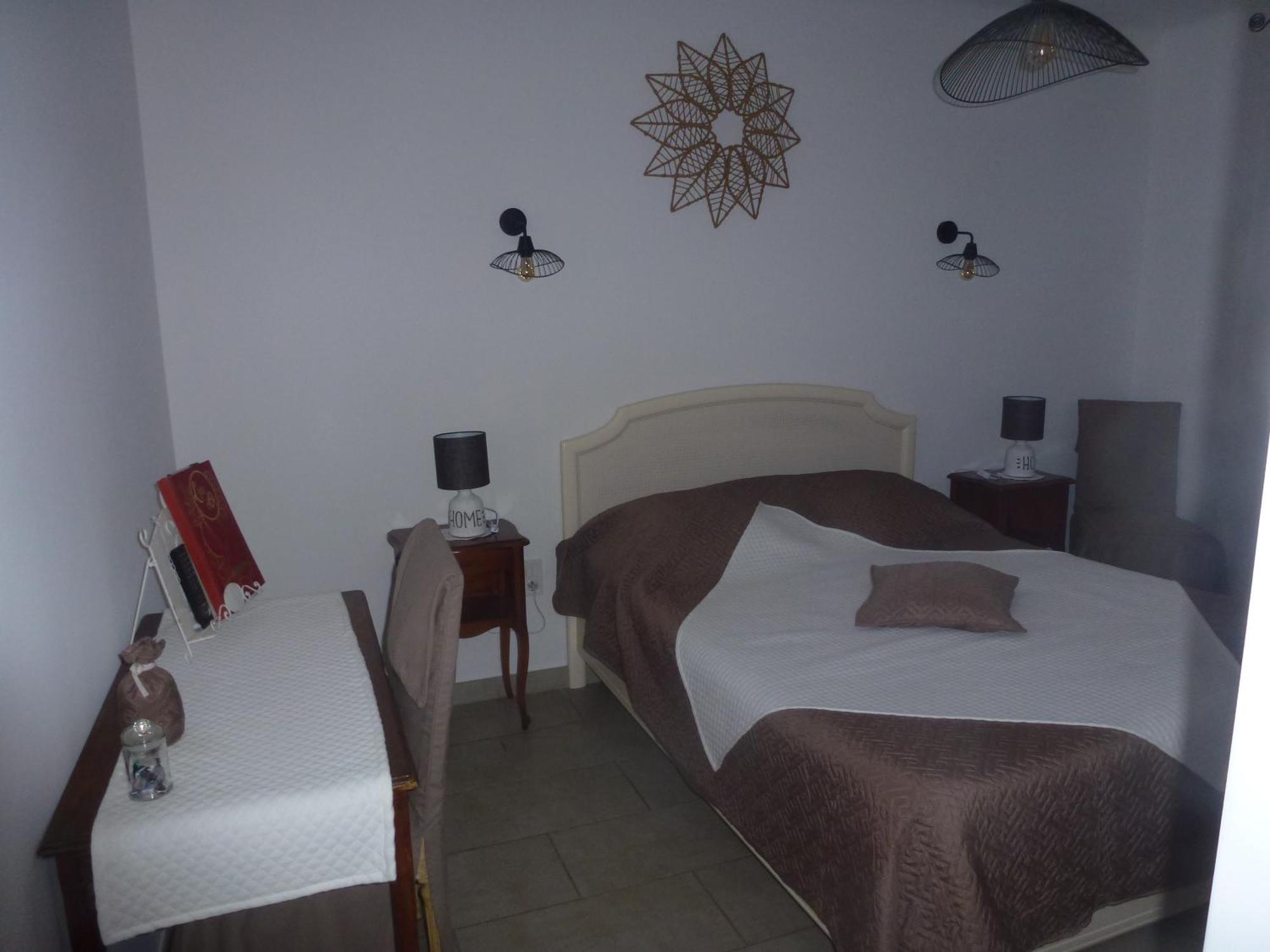 Chambre D'Hotes La Pinede Lambesc Bagian luar foto